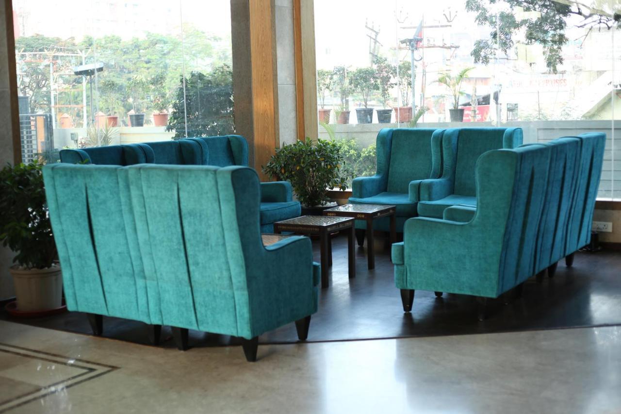 V 7 Hotel Chennai Dış mekan fotoğraf