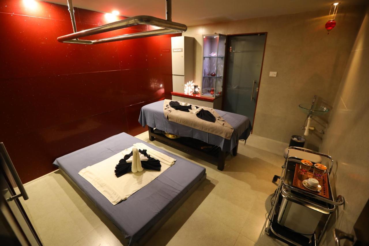 V 7 Hotel Chennai Dış mekan fotoğraf